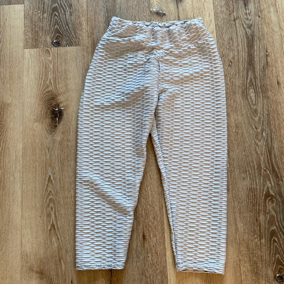 Capris - Picture 1 of 2